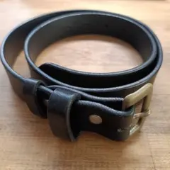 黒　レザーベルト 金色バックル付き　真鍮