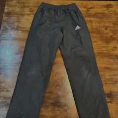 adidas ウインドブレーカー　パンツ 140 黒