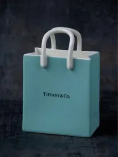 Tiffany & Co. ティファニー 陶器製 ショッパー型 置物 廃盤 未使用品】TIFFANY ティファニー ショッパー 陶器置物 - メルカリ