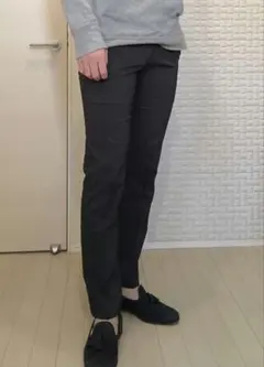 UNIQLO　ダークグレー スラックス ウールライク