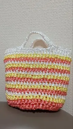 カラフルストライプのかごバッグ