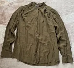 UNIQLO オリーブ色フリル付き長袖シャツ