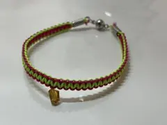 ハンドメイド 緑とピンクのブレスレット