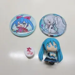 初音ミク　缶バッジ　フィギュア