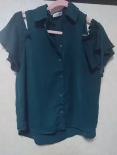 Bye Bye ダークグリーン オフショルダーシャツ