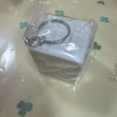 アンミカルービックキューブ、WHITE