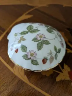 ウェッジウッド　ワイルドストロベリー　小物入れ　シェル型　黒壺