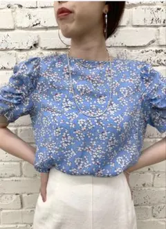 SHENERY シーナリー　花柄ブラウスのサムネイル