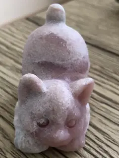 ピンクオパールの猫の置物　天然石指輪付き