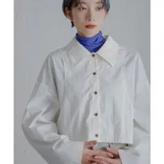 KBF バックギャザークロップドシャツのサムネイル