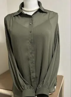 オリーブグリーン ボタン付きシャツ C