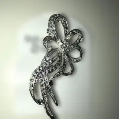 シルバーフラワーブローチ