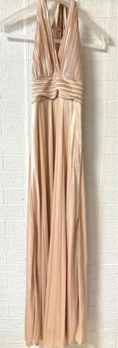 新品！ベージュ　ホルターネック　ロング丈ドレス　レディース　キャバドレス
