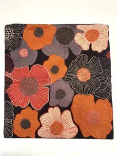花柄　刺繍　クッションカバー①