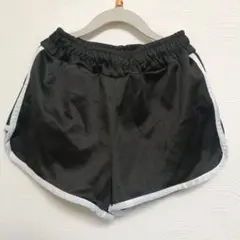 黒 ショートパンツ サイドライン（N）