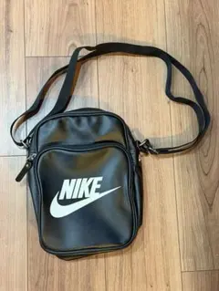 美品NIKEナイキ ショルダーバッグ ブラック
