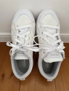 adidas スニーカー ホワイト 23cm FW2882