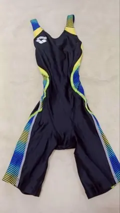 arena 競泳用水着 ストライプデザイン 黒/青/黄130cm