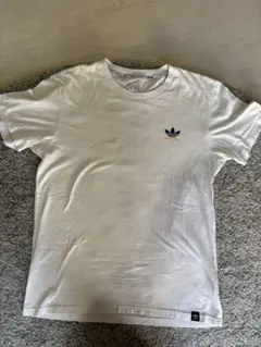 adidas skateboarding Tシャツ