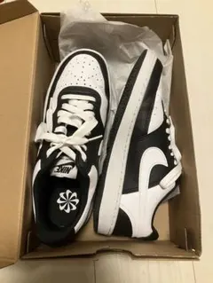 Nike ブラック/ホワイト スニーカー