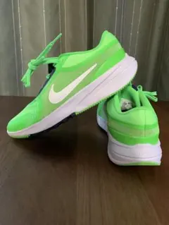 『新品タグ付』NIKEナイキ スターランナー 5 GS 24cmのサムネイル