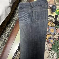 Burberryダークブルー ストレートデニム