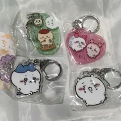 【４個セット】ちいかわ　アクリルキーホルダー６　ハチワレ　カニあいさつ　他