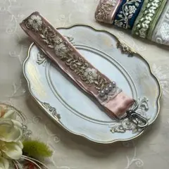 大人可愛い♡スマホハンドストラップ インド刺繍 ピンク