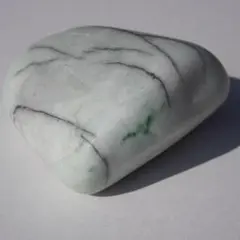 マ*ろ様 糸魚川翡翠 ヒスイ 300g 原石 国産 - メルカリ