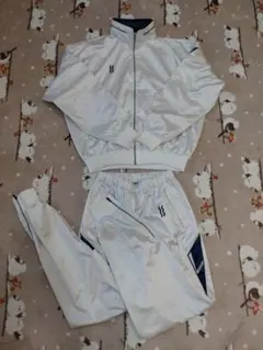 【99】白 ナイロン ジャケットとパンツ セット