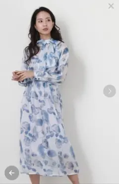 cheek 花柄シアーボウタイワンピース 未使用 タグ付きのサムネイル