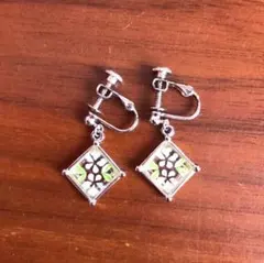 Item thumbnail for item 4d19b34e-cc0e-446d-bdf0-7ce9b053970c