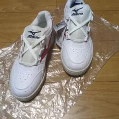 Mizuno ホワイト/レッド スニーカー 新品　ユニセックスのサムネイル
