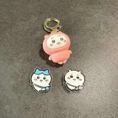ちいかわ　ハチワレ　キーホルダー、ピンバッチ