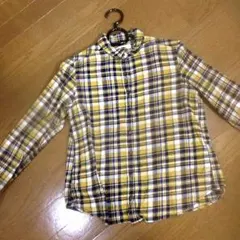 チェックシャツ