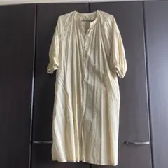 膝下ワンピース