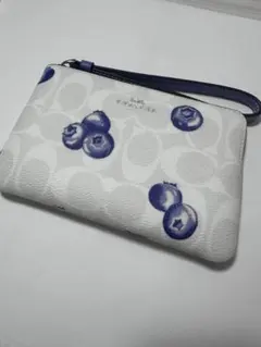 COACH コーナー ジップ リストレット シグネチャー ブルーベリー