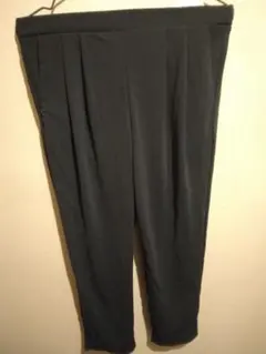 『UNIQLO・クレープ・テーパード・ジャージ・ズボン・L』