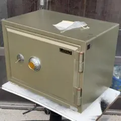 READ ダイヤル・カギ耐火金庫JIS規格 ※引き取り限定