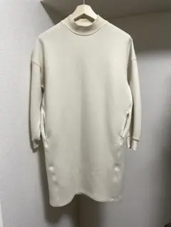 【ユニクロ ドライスウェットコクーンワンピース（長袖） Mサイズ ホワイト】