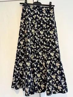 フレアスカート ネイビー 花柄　ナノユニバース