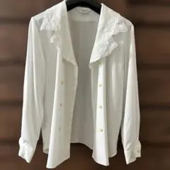 cribia ultra modeフリル付きホワイトシャツ
