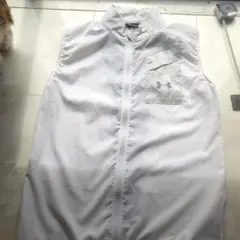 UNDER ARMOUR ホワイト ベスト SM