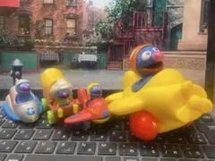 Playskool社 セサミストリート グローバー ビークル３種セット＋おまけ