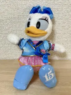 【ディズニー15周年レア限定品】新品　かわいいデイジーダック　ぬいぐるみバッチ