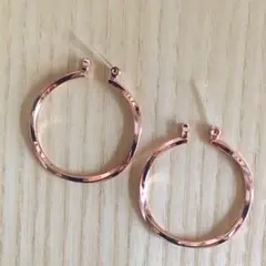 ●日本製●樹脂ピアス フープねじれ大サイズ ピンクゴールドカラー 送料無料_