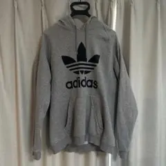 adidas グレー フード付きパーカー