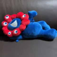 青と赤のキャラクターぬいぐるみ　ミャクミャク