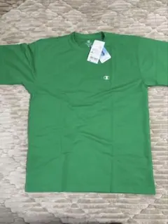 Champion グリーン ワンポイントロゴTシャツ