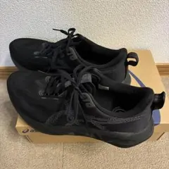 【美品】NOVABLAST 5ランニングシューズ E3 26.5cm ブラックのサムネイル